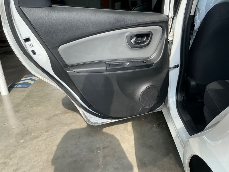 Toyota Yaris 1.5 Hybrid Edition 45 2016 – снимка 29