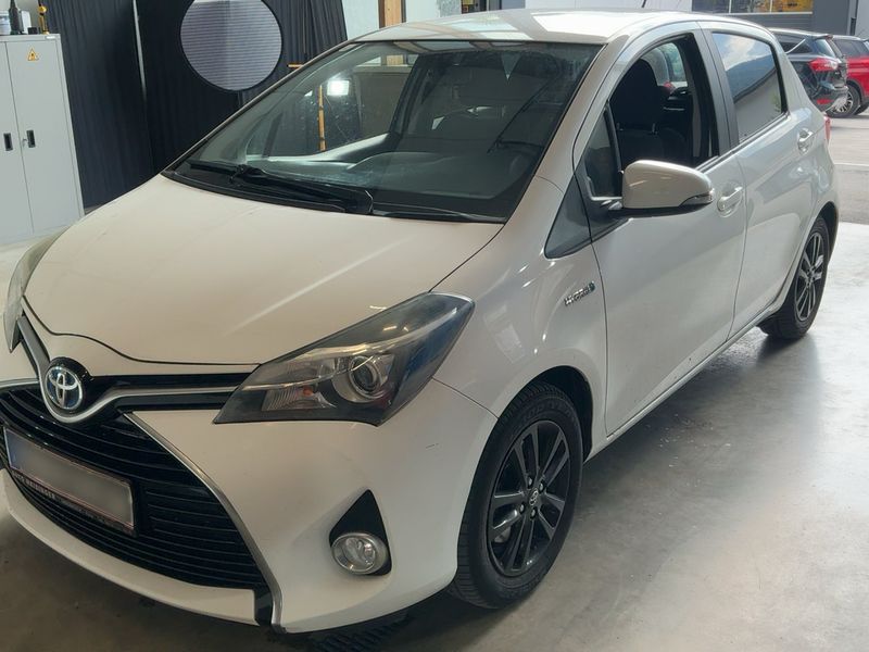 Toyota Yaris 1.5 Hybrid Edition 45 2016 – снимка 2