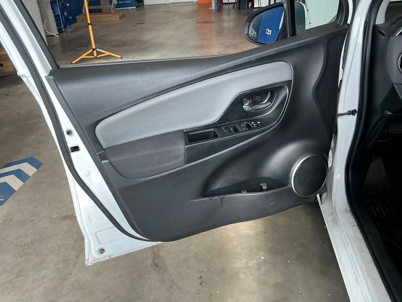 Toyota Yaris 1.5 Hybrid Edition 45 2016 – снимка 26