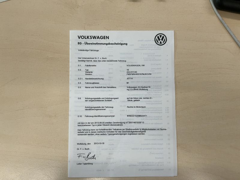 Volkswagen Jetta 1.6 TDI Life 2013 – снимка 21