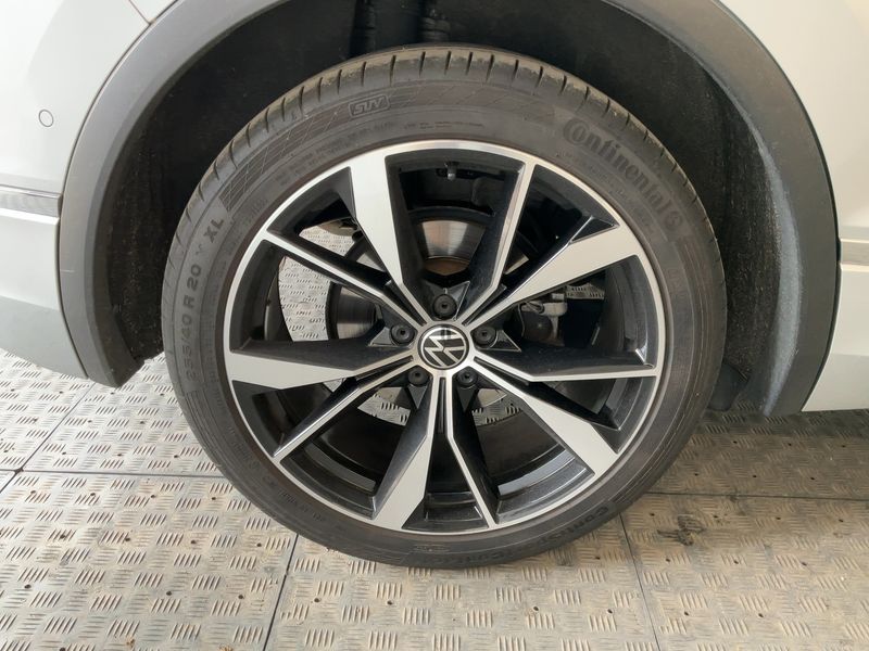 Volkswagen Tiguan 1.5 TSI ACT R-Line 2023 – снимка 9