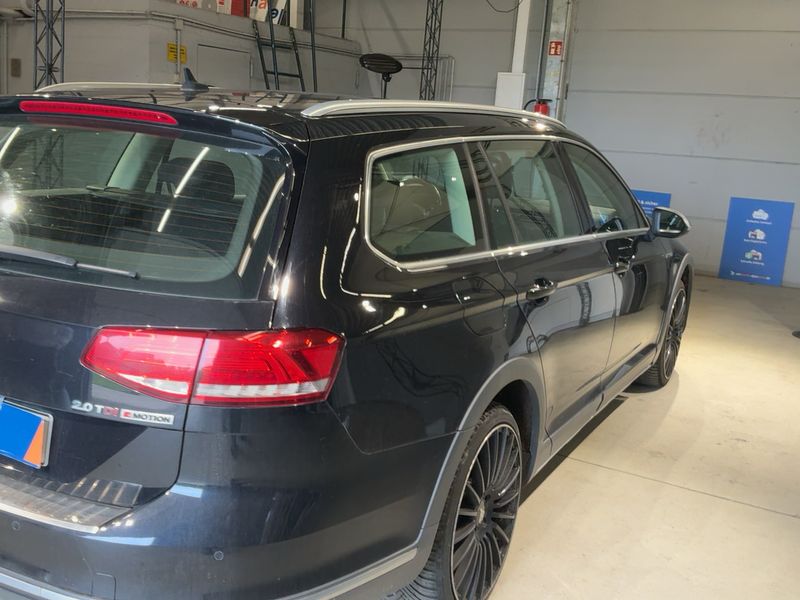 Volkswagen Passat Alltrack 2.0 TDI 4Motion BlueMotion Tech 2016 – снимка 8