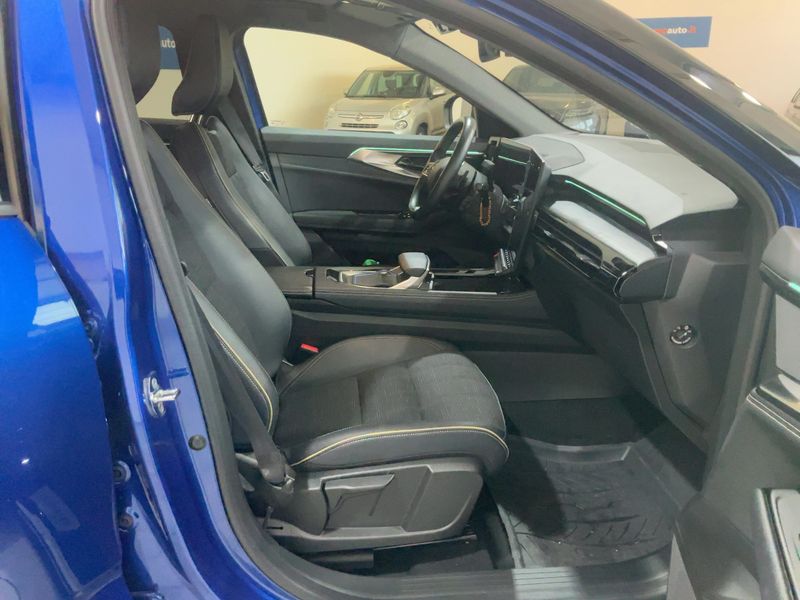 Renault Austral 1.2 Hybrid E-Tech Iconic 2023 – снимка 16