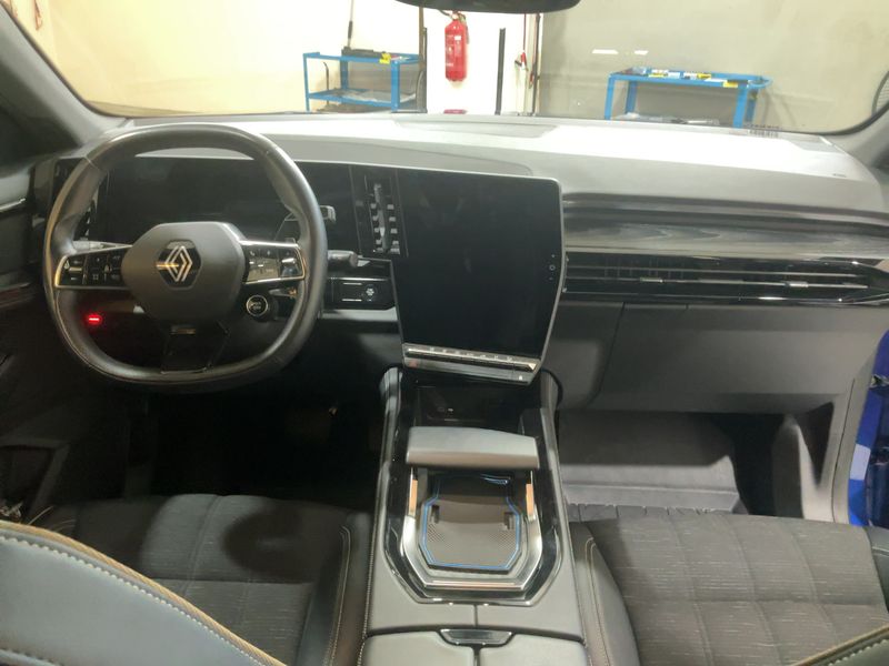 Renault Austral 1.2 Hybrid E-Tech Iconic 2023 – снимка 17