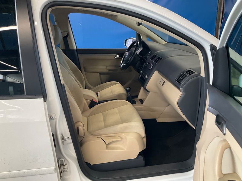 Volkswagen Touran 1.6 TDI Comfortline BlueMotion Tech 2010 – снимка 3