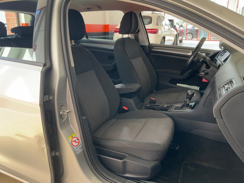 Volkswagen Golf VII 1.6 TDI Advance BlueMotion Tech 2013 – снимка 11