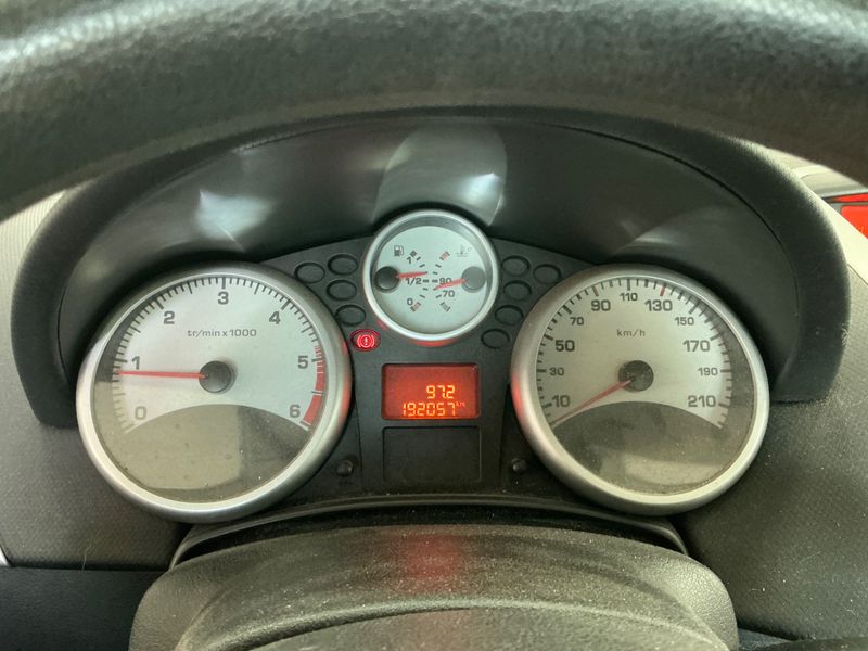 Peugeot 207 1.6 HDi Série 64 2009 – снимка 4