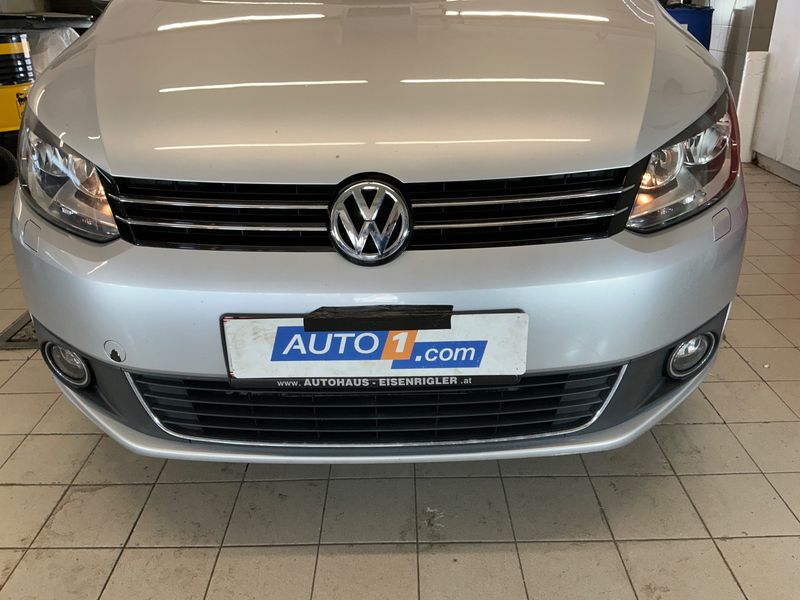 Volkswagen Touran 1.6 TDI Highline BlueMotion Tech 2011 – снимка 51