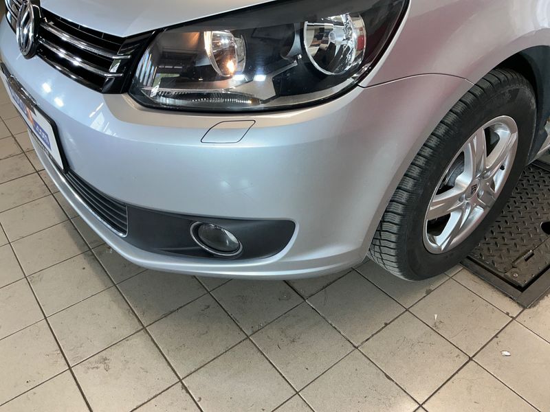 Volkswagen Touran 1.6 TDI Highline BlueMotion Tech 2011 – снимка 53