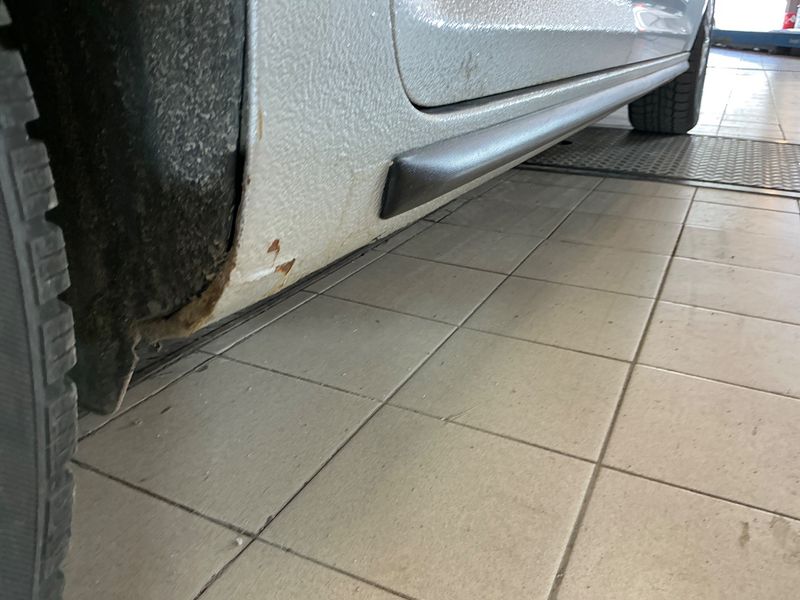 Volkswagen Touran 1.6 TDI Highline BlueMotion Tech 2011 – снимка 28