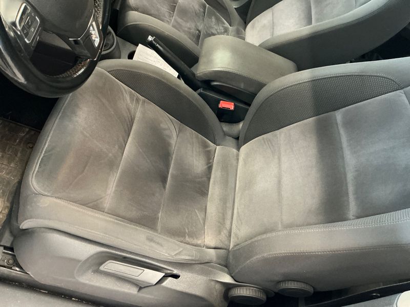 Volkswagen Touran 1.6 TDI Highline BlueMotion Tech 2011 – снимка 39