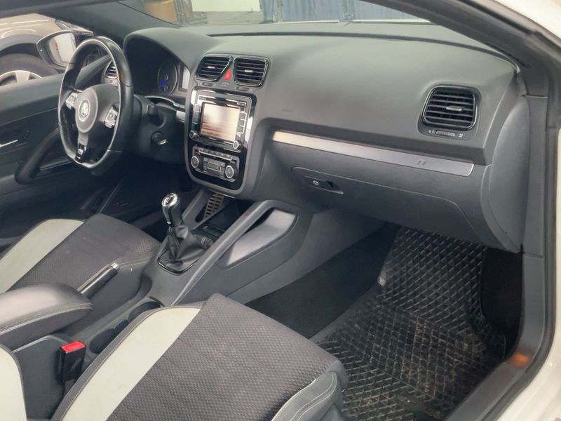 Volkswagen Scirocco 2.0 TSI R 2012 – снимка 18