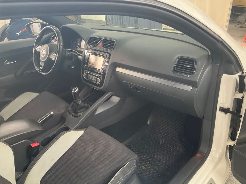 Volkswagen Scirocco 2.0 TSI R 2012 – снимка 28