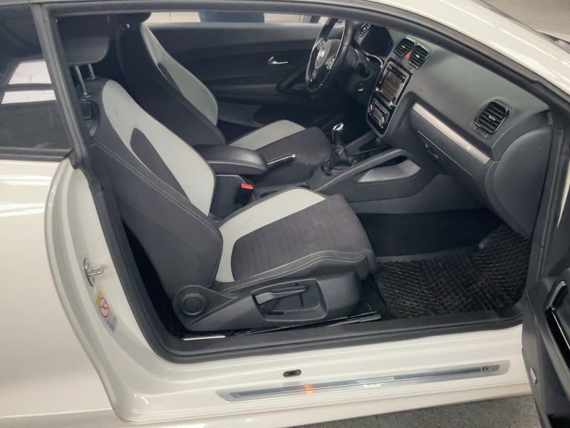 Volkswagen Scirocco 2.0 TSI R 2012 – снимка 17