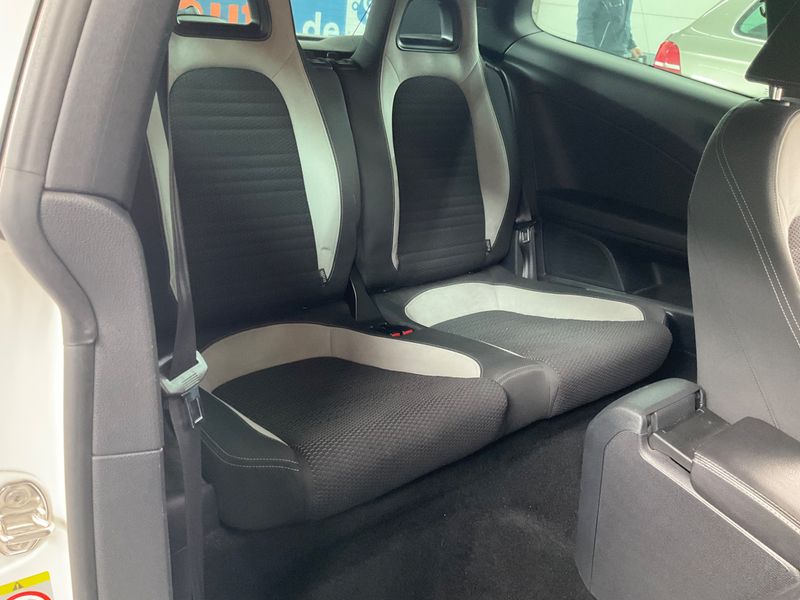 Volkswagen Scirocco 2.0 TSI R 2012 – снимка 29