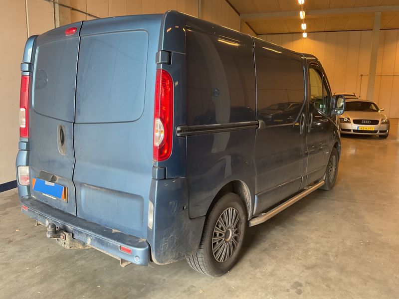 Opel Vivaro 2.0 CDTI Kasten L1H1 2,9t 2014 – снимка 2