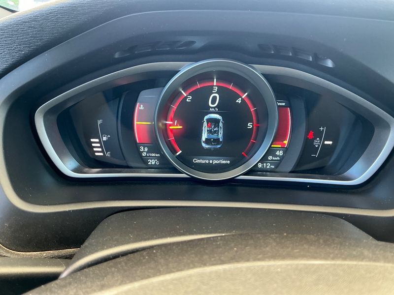 Volvo V40 1.6 D2 R-Design Kinetic 2015 – снимка 4