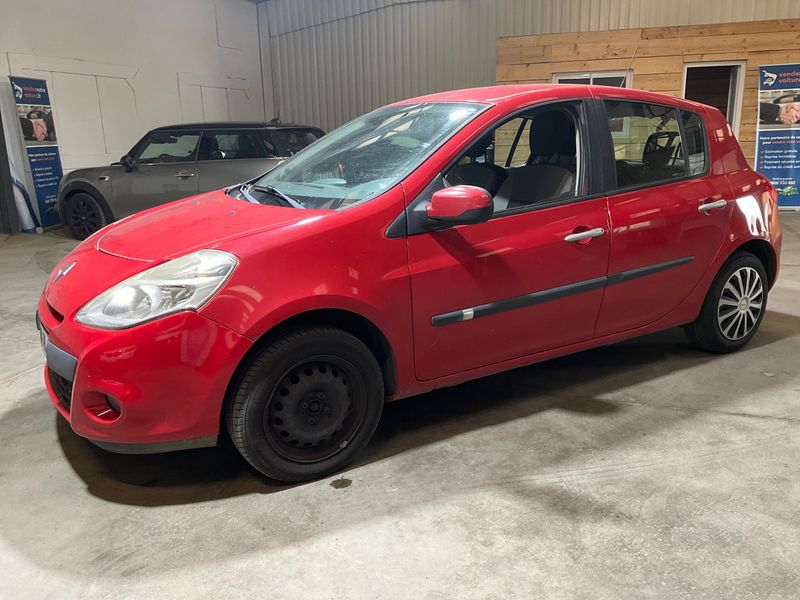 Renault Clio 1.5 dCi Expression Clim 2010 – снимка 1