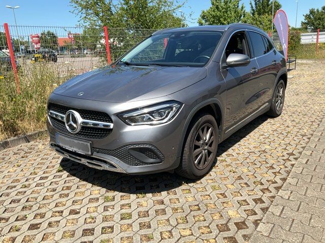 Mercedes-Benz GLA-Klasse GLA 200 Progressive 2020 – снимка 1