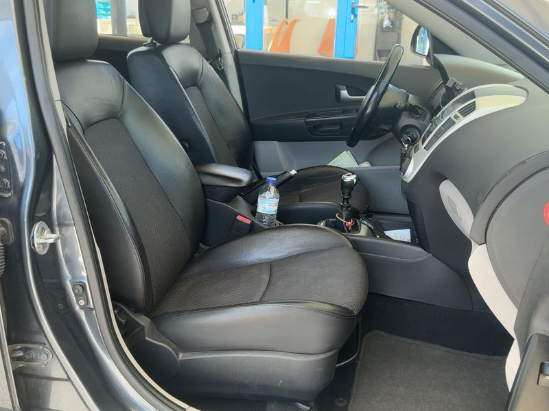 Kia cee'd 1.6 CRDi Active 2008 – снимка 16