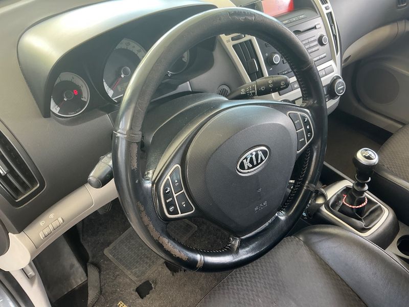 Kia cee'd 1.6 CRDi Active 2008 – снимка 29