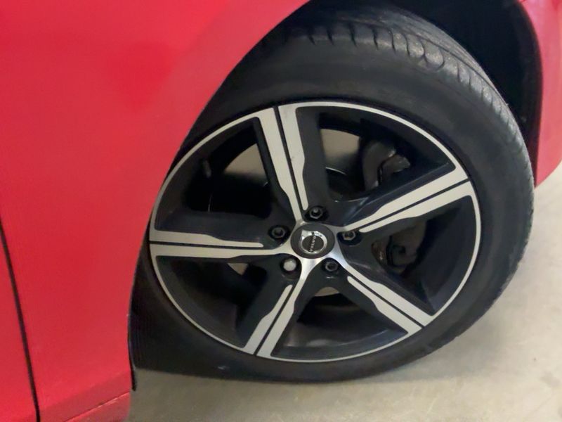 Volvo V40 2.0 D3 R-Design 2019 – снимка 11