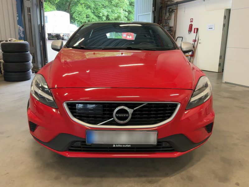 Volvo V40 2.0 D3 R-Design 2019 – снимка 14