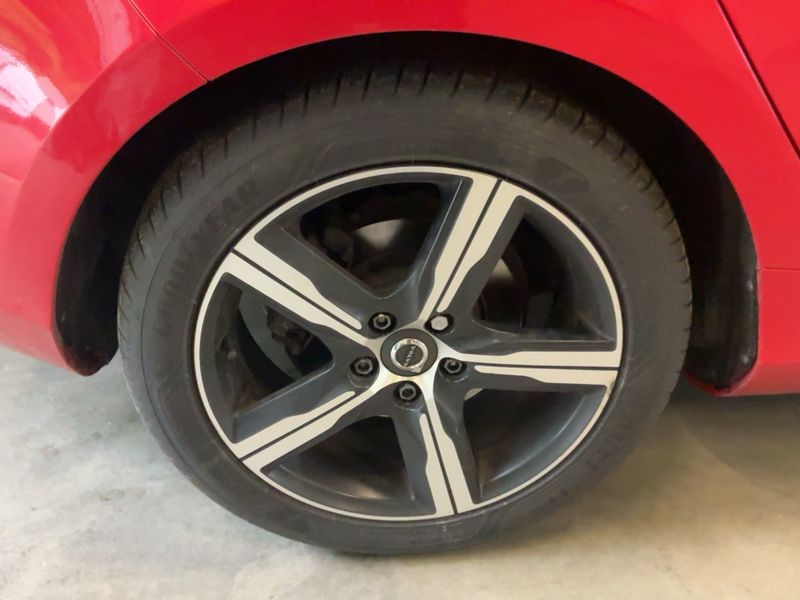 Volvo V40 2.0 D3 R-Design 2019 – снимка 9