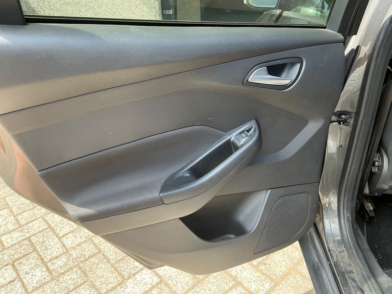 Ford Focus 1.5 TDCi Business 2018 – снимка 26