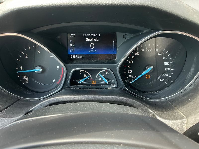 Ford Focus 1.5 TDCi Business 2018 – снимка 18
