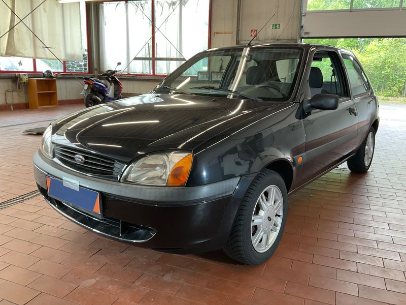Ford Fiesta 1.3 Futura 2000 – снимка 1