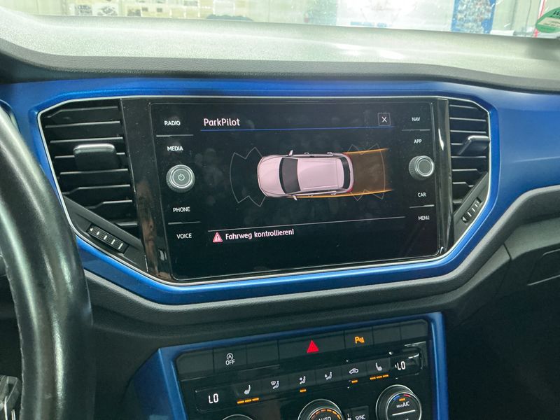 Volkswagen T-Roc 1.6 TDI Style 2018 – снимка 31
