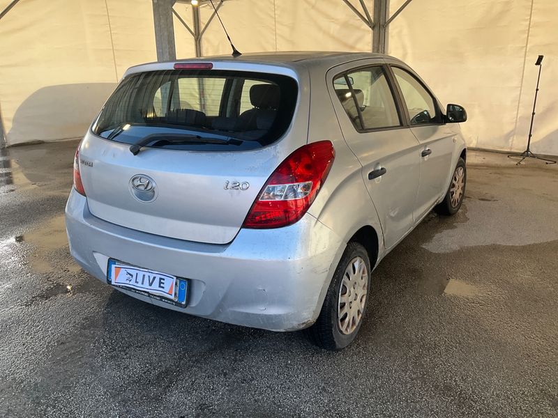 Hyundai i20 1.2 Classic 2010 – снимка 2