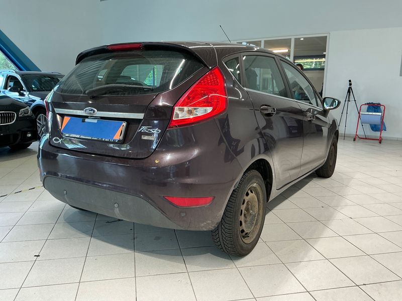 Ford Fiesta 1.25 Titanium 2011 – снимка 2