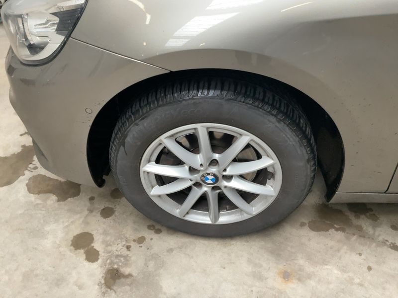 BMW 2er 220d Active Tourer Basis 2015 – снимка 3
