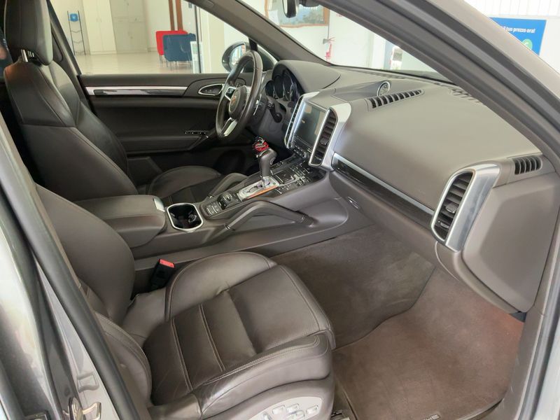 Porsche Cayenne S E-Hybrid 2016 – снимка 16