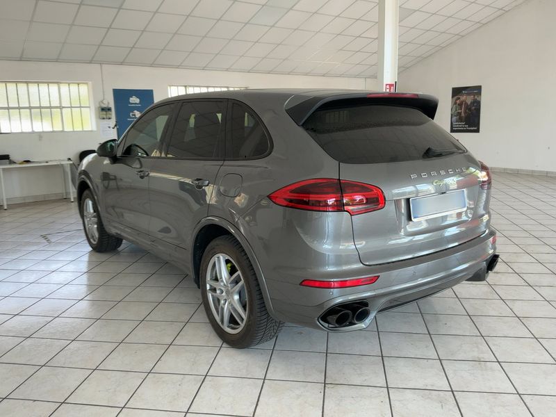 Porsche Cayenne S E-Hybrid 2016 – снимка 6