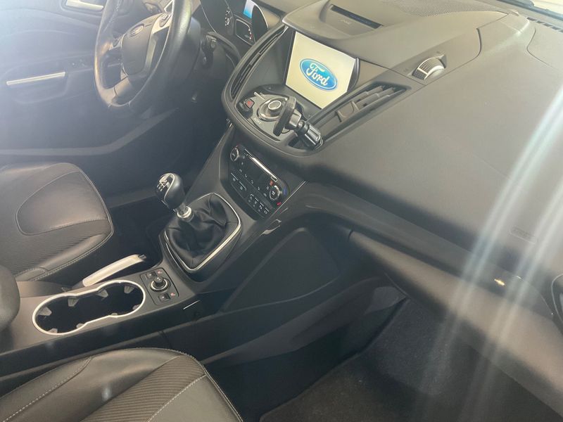 Ford Kuga 2.0 TDCi Titanium 2016 – снимка 23