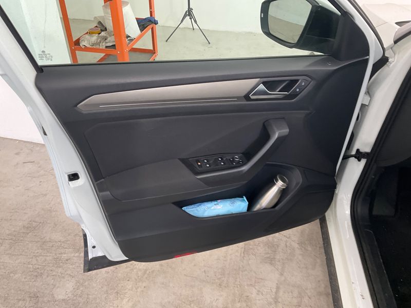 Volkswagen T-Roc 1.0 TSI Style 2021 – снимка 22