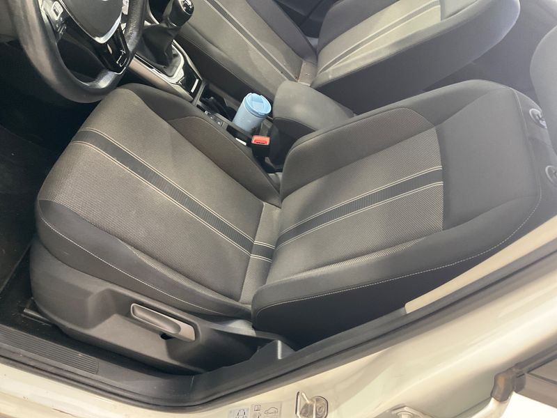 Volkswagen T-Roc 1.0 TSI Style 2021 – снимка 25