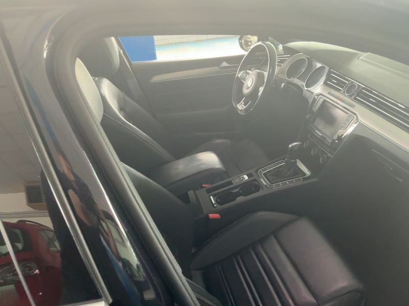 Volkswagen Passat 2.0 TDI Highline BlueMotion Tech 2015 – снимка 17