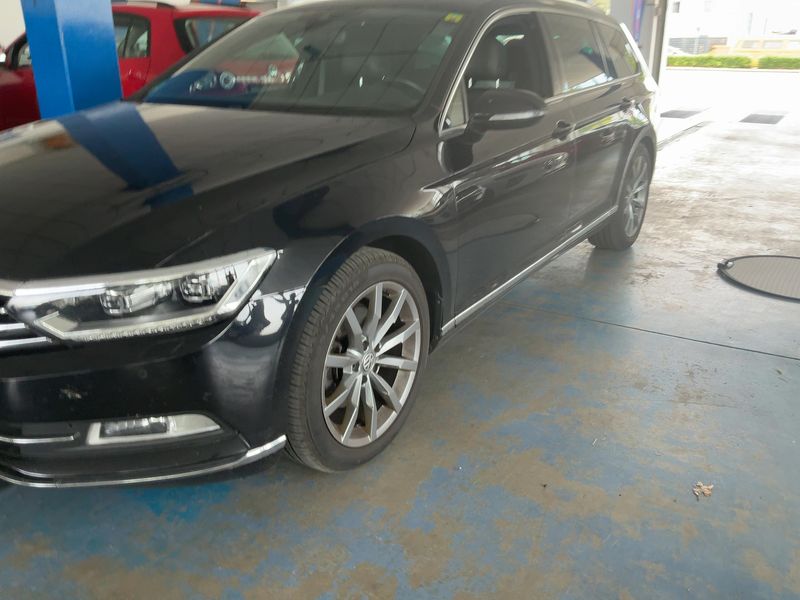 Volkswagen Passat 2.0 TDI Highline BlueMotion Tech 2015 – снимка 2