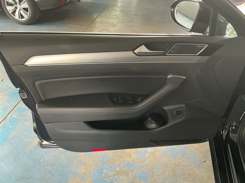 Volkswagen Passat 2.0 TDI Highline BlueMotion Tech 2015 – снимка 22