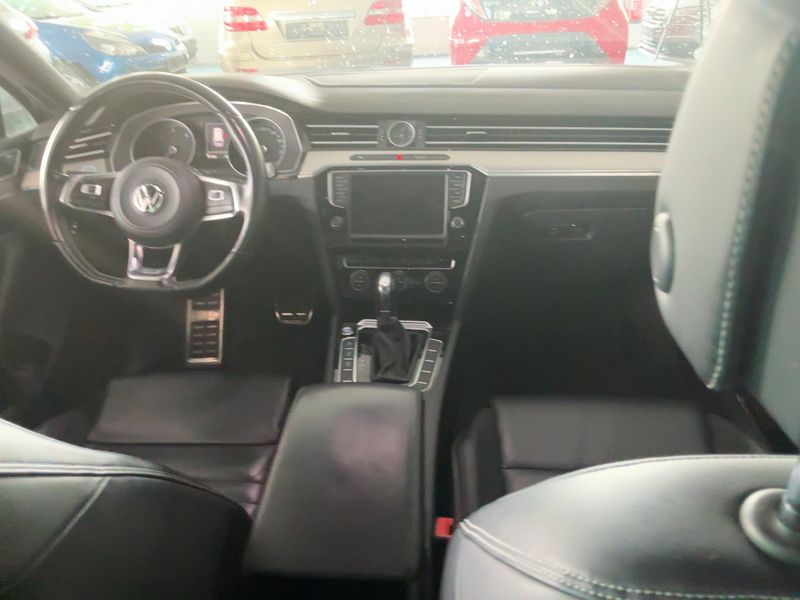 Volkswagen Passat 2.0 TDI Highline BlueMotion Tech 2015 – снимка 18