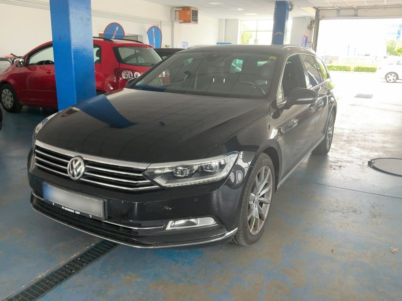 Volkswagen Passat 2.0 TDI Highline BlueMotion Tech 2015 – снимка 1