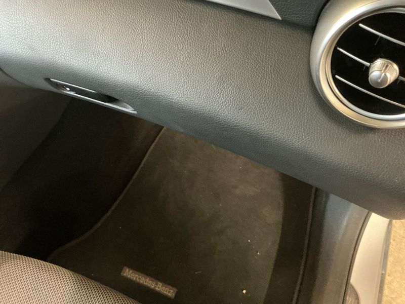 Mercedes-Benz C-Klasse C 220 d T 4Matic Avantgarde 2020 – снимка 42