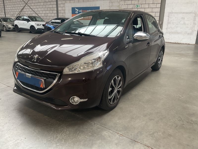 Peugeot 208 1.2 PureTech Style 2013 – снимка 1