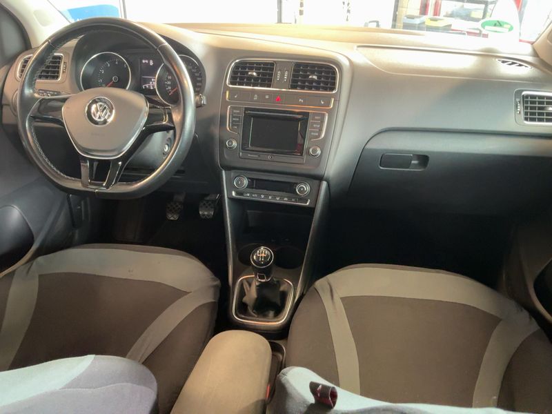 Volkswagen Polo 1.2 TSI Comfortline BlueMotion Tech 2015 – снимка 18