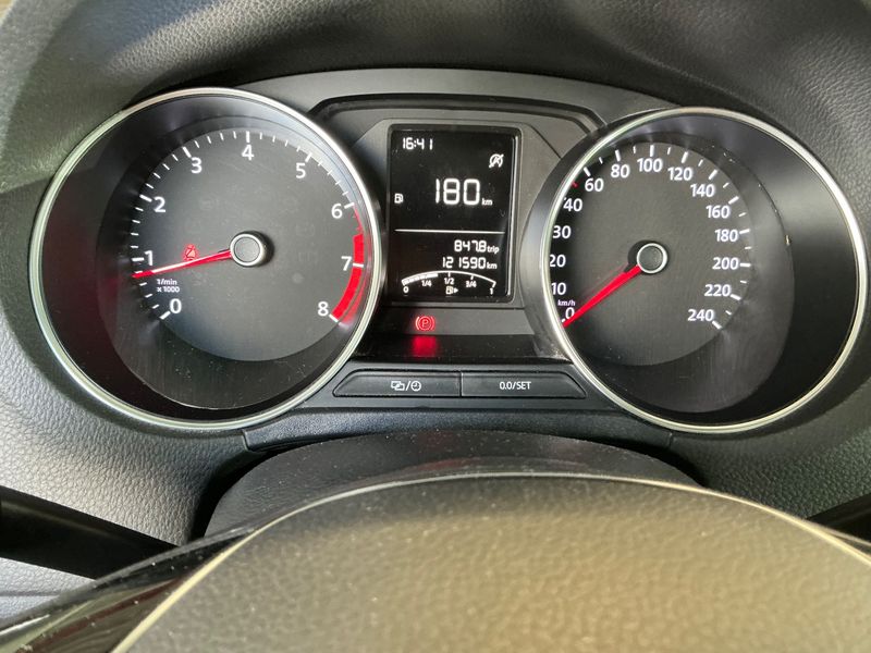 Volkswagen Polo 1.2 TSI Comfortline BlueMotion Tech 2015 – снимка 19