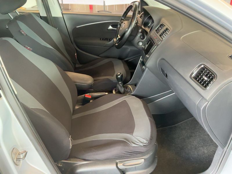 Volkswagen Polo 1.2 TSI Comfortline BlueMotion Tech 2015 – снимка 17